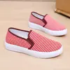 Novos Sapatos de Lona Brancos com Solado Grosso Versáteis para Estudantes do Sexo Feminino, Tênis Casuais, Estilo Coreano Sapatos de Tecido Old Beijing da Primavera de 2026