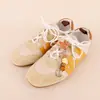 Charms para Sapatos Série Miu Outono e Inverno Fivelas Criativas com Franjas para Sapatos Sapatos de Treinamento Alemão Kanguru Moda Mules Decoração DIY Atacado