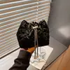 Bolsas de Diseño de Nicho Transfronterizas para Mujer 2026 Nueva Moda Bolso Acolchado con Cadena Bolso de Hombro Único Bolso Cruzado Bolso Sencillo de Cubo