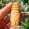 Talla en Madera de Tuya con Forma de Crisálida de Gusano de Seda, una Artesanía de Talla Semimanual para Decoración, Colección y Regalo
