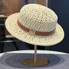 Sombrero Plano de Paja Hueca Tejida Estilo Old Money para Mujer, Sombrero de Sol de Playa Moda Francesa de Verano, Sombrero Parasol