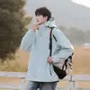 Chaqueta de Asalto Tres en Uno para Hombre, Nuevo Estilo Otoño e Invierno 2025, Ropa de Trabajo Juvenil para Exterior a Prueba de Viento con Forro Polar