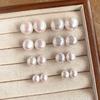 Aretes de Perlas de Pan al Vapor Plano Rosado para Mujer, Moda de Lujo Ligero, Aretes con Sentido de Alta Gama, Aretes Simples con Pequeñas Cuentas de Bombilla