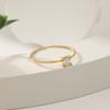 Anel de diamante quadrado fino super brilhante zircônia moda feminina simples anel de aço titânio não desbota atacado Joker vendas diretas da fábrica