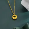 Nuevo Colgante Pequeño de Pepita en Oro Cepillado Estilo Ins Luz Colgante de Alta Calidad Cadena de Clavícula de Lujo Regalo para Mejor Amiga
