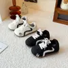 Sapatos de Andador Fofos para Bebê Calçados Infantis para Crianças Pequenas Sola Macia Sapatos Individuais Menina de Um Ano Sapatos de Treino Alemães Outono Criança Pequena Sapatos Esportivos