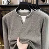 Estilo Old Money, moletom com capuz falso de duas peças com gola entalhada, suéter casual de malha masculina de manga comprida, nova coleção outono 2026