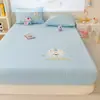 Sábana de Cama Bordada Patchwork de Leche para Otoño e Invierno Serie de Avatares Lindos Pieza Individual Juego de Tres Piezas Cubrecama Opcional Funda Protectora Antideslizante