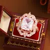 Desejo Transfronteiriço Mais Vendido Novo Modelo Banhado a Ouro Rosa Diamante Quadrado de Zircônia Anel Princesa Moda Europeia e Americana Joias de Noivado para Mulheres