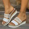 Sandálias de salto plataforma femininas para comércio exterior transfronteiriço, novo estilo europeu e americano, tamanho grande 43, sola de corda de cânhamo, sandálias peep-toe de sola grossa para mulheres, em estoque para atacado
