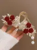 Pasador de Pelo con Borla de Mariposa y Rosa Roja Estilo Antiguo para la Parte Posterior de la Cabeza de Mujer Pinza Grande Pinza de Tiburón de Gama Alta Adorno para el Cabello