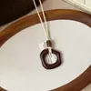 Collar de cordón de cuero con perla cuadrada de acrílico, estilo vintage y artístico, cadena para suéter, diseño único, joyería de lujo ligera, venta al por mayor