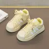 Zapatillas Deportivas de Tabla para Niños 2026 Otoño/Invierno Nueva Moda Niños Medianos y Grandes Suela Suave Versátiles Cómodas para Uso en Exteriores Duraderas Zapatos Casuales