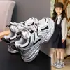 Zapatos Deportivos Transpirables de Malla para Niñas 2026 Otoño Nuevos Zapatos de Moda para Niños Zapatos Deportivos Versátiles para Correr