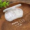 2-Cerdo Palo de Oreja de Plástico Tapón de Oído Stud de Oreja de Plástico Pendientes Pequeños Simples y Exquisitos para Agujeros de Oreja Pequeños Aguja de Oreja