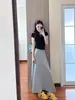 Falda Gris Suave y Lisa de Longitud Media para Mujer, Estilo Veraniego, Ligera y Madura, Diseño Único, Conjunto de Falda de Manga Corta, Hermoso Conjunto de Dos Piezas para Verano