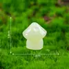 Adornos de paisaje en miniatura, pequeños hongos coloridos que brillan en la oscuridad, decoraciones fluorescentes, musgo, manualidades creativas de resina, pequeños adornos de escritorio