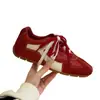 Tênis de treino alemães estilosos com cadarço, blocos de cor e aumento de altura interna para mulheres, nova coleção primavera/outono 2026, retrô e versáteis, adequados para uso casual e esportes