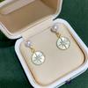 Pendientes Redondos de Nácar Natural de Agua Dulce Más Vendidos en Otoño, Pendientes Versátiles para Mujer Estilo Dulce Francés con Cierres de Plata S925