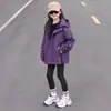 Roupa Infantil Meninas Primavera Roupa Exterior 2026 Novo Estilo Crianças Médias e Grandes Estilo Primavera Outono Três em Um Corta-vento Removível Tendência