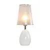 Lámpara de Mesa Nórdica Transfronteriza Moderna Simple Cálida Romántica Americana Táctil Protección Ocular Decorativa de Hotel Lámpara de Noche