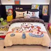 Set de Cuatro Piezas Estilo Pompón Engrosado Estampado Formato Grande Dibujos Animados Alto Gramaje Terciopelo de Leche Sábana de Cama de Terciopelo Coral Funda de Edredón Set de Tres Piezas