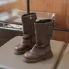 Dr. Menina. Botas Infantis de Algodão Martens 2026 Outono/Inverno Novo Estilo para Crianças de Meia-Idade e Mais Velhas Botas Longas Estilosas Britânicas Botas de Couro com Solado Macio para Meninas