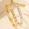 Pulsera Elegante y de Moda para Mujer Apilable de Acero de Titanio en Oro y Plata, Superficie de Alto Brillo con Diamantes, Pulsera de Joyería que No se Desvanece