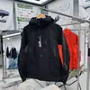Mismo modelo de Yibo, costuras totalmente selladas, a prueba de viento e impermeable, unisex, con cremalleras en las axilas, chaqueta rígida para exteriores