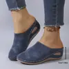 Verão 2026 Novo Chinelo Casual Meia-Bota com Plataforma Cruzada Bico Fechado Plus Size Estilo Europeu e Americano Chinelos de Plataforma para Mulheres