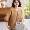 Traje de Outono da Mãe: Cardigan Elegante de Tricô Novo Estilo 2026 para Mulheres de Meia-Idade e Idosas, Casaco de Lã Fashion para Primavera e Outono