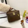 Nueva Bolsa Cosmética Retro Portátil Bolsa de Almacenamiento Cosméticos Gama Alta Gran Capacidad Viaje Portátil Neceser para Mujeres