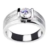 Anel Moissanita Imitação Masculino Banhado a Platina 18K Anel de Diamante de 1 Quilate Fosco Discreto Estável Negócios Anel Face Areia