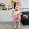 Traje deportivo para niña estilo coreano, nuevo estilo de verano para niños grandes, elegantes pantalones cortos de manga corta con flores y letras, moderno conjunto de dos piezas