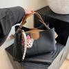 Bolsa popular feminina deste ano 2025 nova moda senso de alta qualidade explosão bolsa mensageiro textura versátil ombro pequena bolsa quadrada