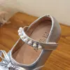 Zapatos de piel para niña, nuevos modelos de primavera y otoño, zapatos de princesa para bebé con suelas blandas, zapatos de vestir sencillos para niña, disponibles para venta al por mayor
