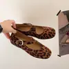 Zapatos Mary Jane con estampado de leopardo, aumento interno de altura de 4 cm, nuevo estilo primavera/verano 2026, adecuados para combinar con faldas, zapatos de noche