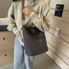 Bolso Cubo Estampado con Letras de Gran Capacidad Moda Verano 2024 Nuevo Personalizado Casual Grueso Cruzado al Hombro