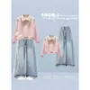 Atuendo Estilo Universitario 2026 para Primavera y Otoño: Conjunto de Dos Piezas de Top de Manga Larga con Cuello Polo a la Moda y Jeans con Lazo