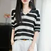 Camiseta listrada fina de manga curta em liocel, novo estilo de verão com gola de lapela, fofa e estilosa, top jovial para mulheres