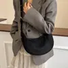 Bolsa super popular de nicho com estampa de leopardo para outono e inverno, novo estilo feminino 2026, bolsa transversal casual e versátil, de ombro único, sob o braço, bolsa croissant