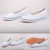 Zapatos de enfermera de una palabra tacón de cuña zapatos de mujer zapatos de tela del viejo Pekín zapatos de trabajo para esteticista zapatos de una sola capa para mujer con suela de aumento abultada