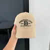 Gorra de Béisbol Retro Coreana con Bloques de Color Desgastados y Parte Superior Suave para Mujer, Nueva Versátil Casual de Primavera/Verano con Letras, Pico de Pato de Moda