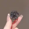 Pinza Pequeña Elegante Estilo Coreano Flor de Rosa Hueca Tiburón Pinza Versátil para Flequillo Lateral con Pedrería Toque Coreano de Alta Gama
