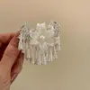 Nuevo Pasador de Pelo Blanco con Flor China y Borla Estilo Chino Étnico Elegante Pin Lateral para Hanfu Qipao Accesorios para el Cabello de Alta Gama
