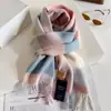 Cachecol Xadrez Estilo Britânico 100% Lã para Mulheres, Versátil e Quente no Inverno, Cachecol de Pescoço para Casais, Presente de Aniversário