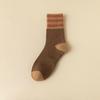 Calcetines Zhuji para mujer otoño e invierno Nuevo calcetines de media caña a rayas para mujer al por mayor modernos ins gruesos cálidos de felpa calcetines de mujer