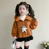 Chaqueta con capucha para niña, nuevo estilo otoño 2026, chaqueta infantil de moda, atuendo de otoño para niñas, top casual súper elegante