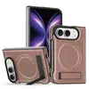 Adecuado para iPhone Duo, esta funda de teléfono de carga inalámbrica magnética presenta un diseño de tapa abatible, una estética simple y elegante, y proporciona una carcasa protectora de cuero.