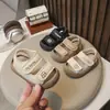 Sandálias macias de sola flexível para bebês de 1 a 3 anos, sapatos de verão para crianças pequenas, meninos e meninas, antiderrapantes, respiráveis, sandálias fechadas anti-chute